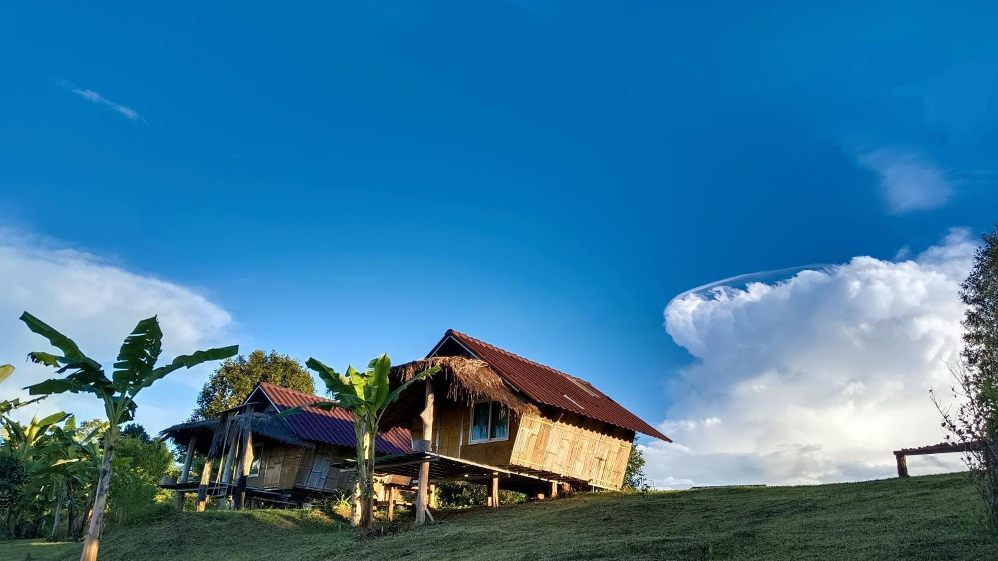 ไร่นิธิสุนทร Nithisoonthon Farmstay Mae Hong Son Eksteriør billede