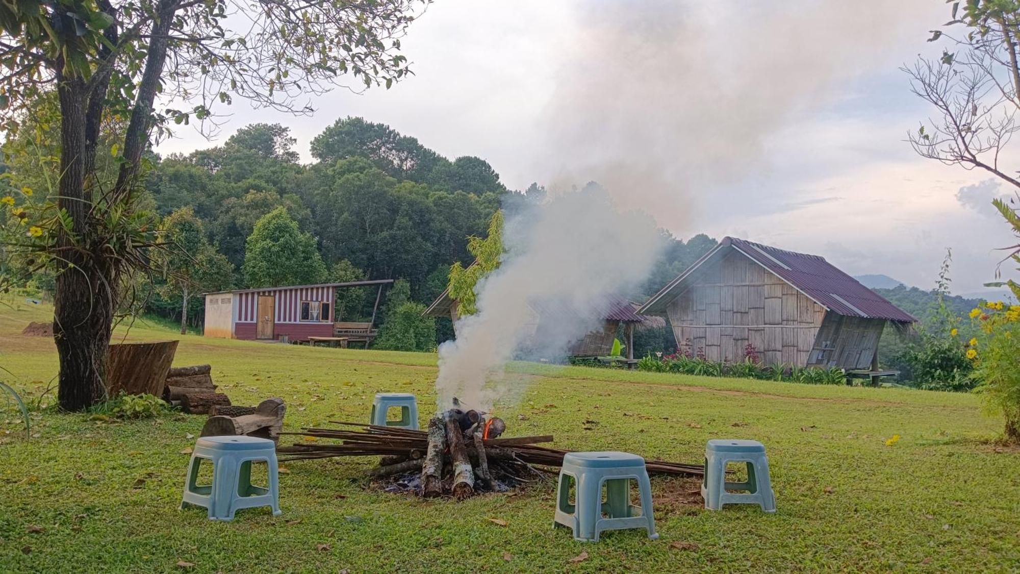 ไร่นิธิสุนทร Nithisoonthon Farmstay Mae Hong Son Eksteriør billede
