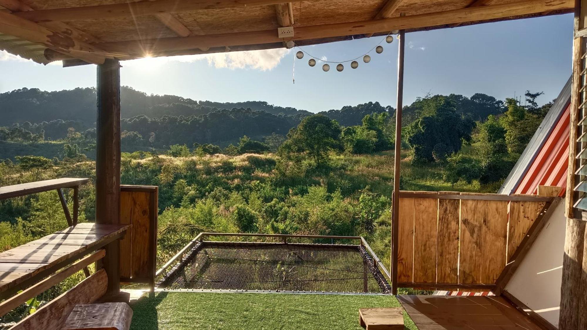ไร่นิธิสุนทร Nithisoonthon Farmstay Mae Hong Son Eksteriør billede