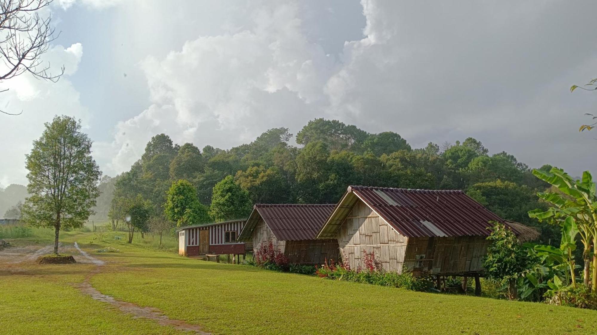 ไร่นิธิสุนทร Nithisoonthon Farmstay Mae Hong Son Eksteriør billede